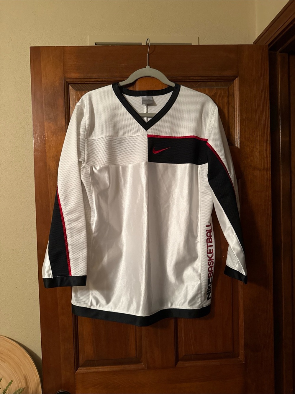 Vintage Nike jersey basketball long sleeve shirt large Youth Size XL 18-20